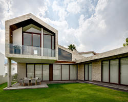 casa LPZ by arqmov workshop offers single storey living for an elderly couple