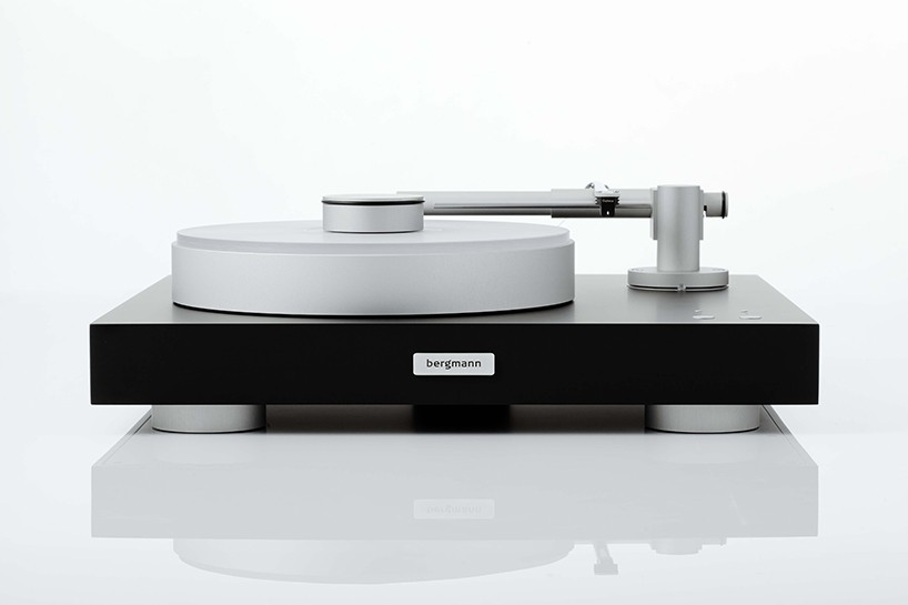 bergmann-magne-system-vinyl-player-designboom-02