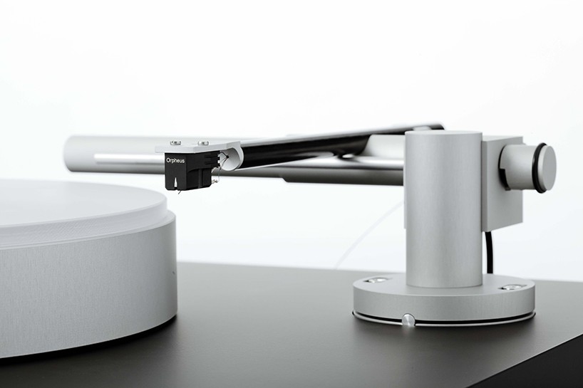 bergmann-magne-system-vinyl-player-designboom-05