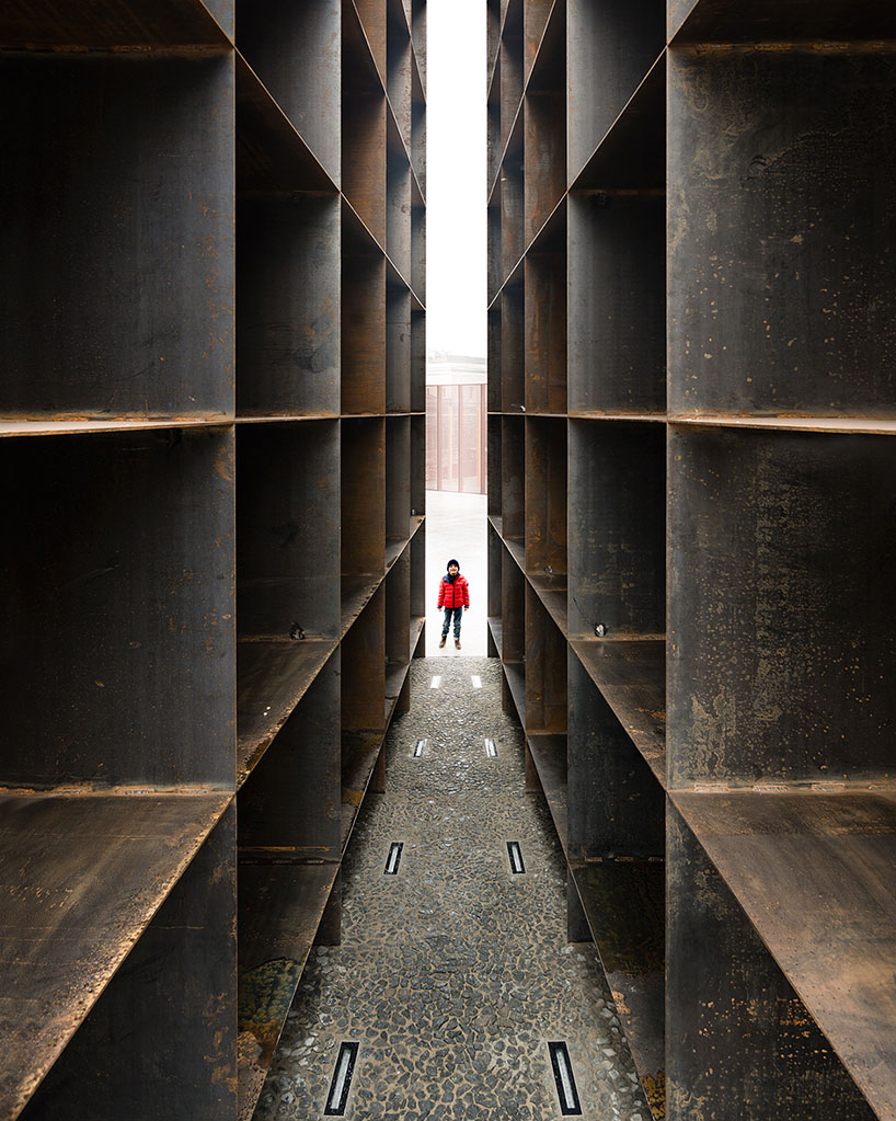SET architects resurrects history with the bologna shoah memorial
