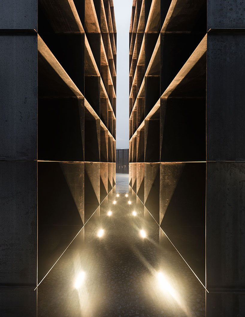 SET architects resurrects history with the bologna shoah memorial