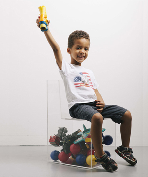 carlo contin's chair encourages children to keep their toys in order