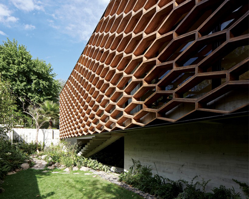 isaac broid teams up with assadi + pulido to erect concrete home in mexico