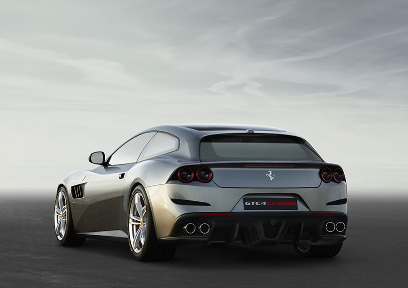ferrari-GTC4Lusso-designboom-05