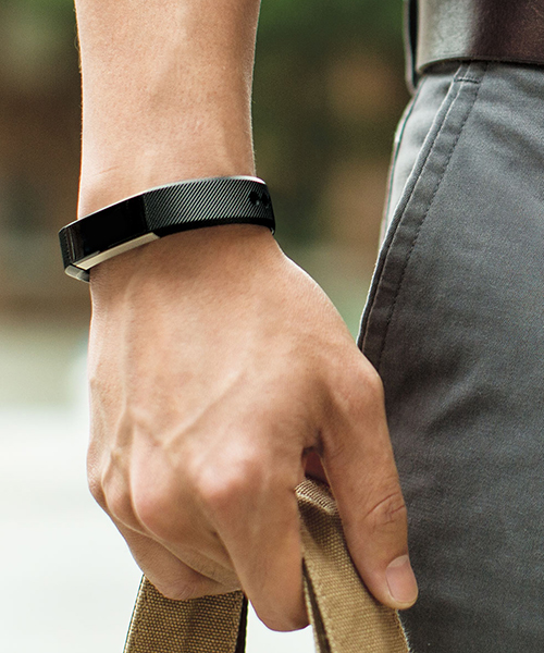 fitbit alta all-day wearable focuses on users with ever-changing styles