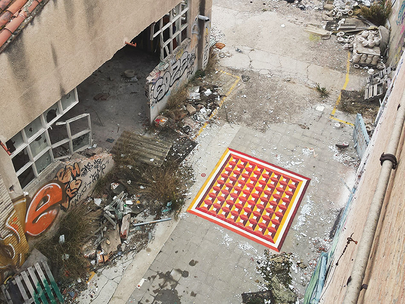 javier-de-riba-floors-spray-paint-designboom-016