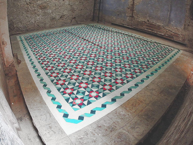 javier-de-riba-floors-spray-paint-designboom-06