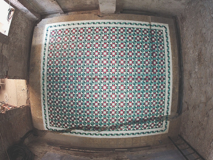 javier-de-riba-floors-spray-paint-designboom-09