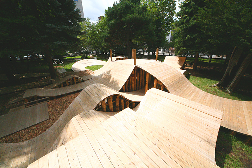 wooden playground by jun igarashi + YCAM interlab undulates through sapporo park