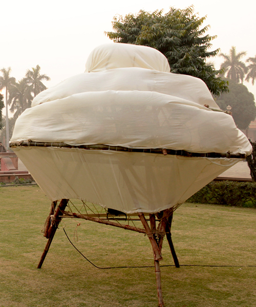lucas muñoz builds delhi lung installation to emphasize poor air quality