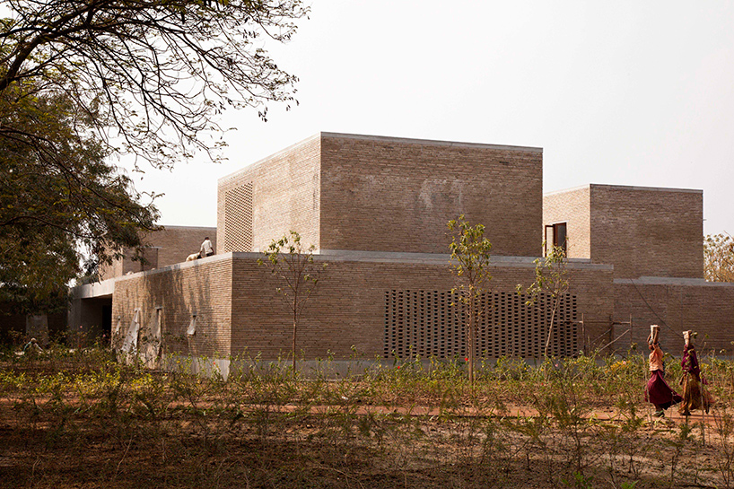 mpavilion-2016-bijoy-jain-studio-mumbai-designboom-02