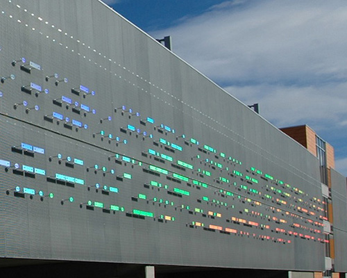 ray king adorns U.S veterans hospital car park with morse quotes