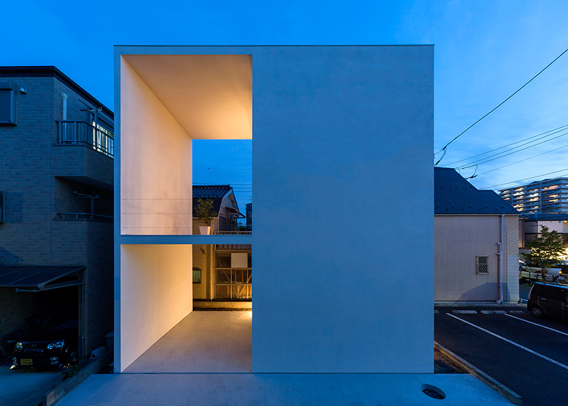 takuro-yamamoto-architects-little-house-with-a-big-terrace-tokyo-japan-designboom-02