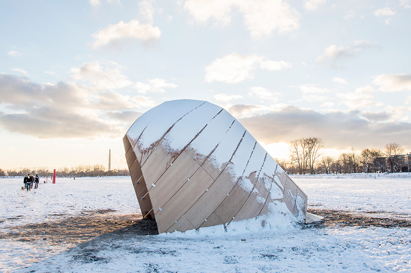 winter-stations-toronto-installations-beach-designboom-03