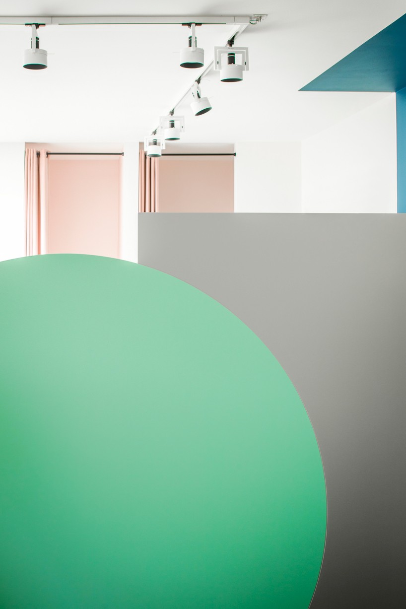 Framework_Studio_The_Pelican_Studio_designboom_04