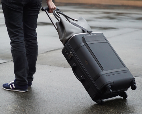 andrea ponti presents innovative smart suitcase with integrated scale