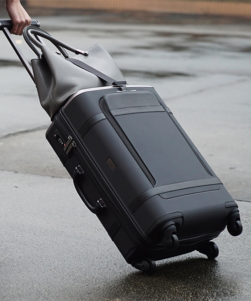 andrea ponti presents innovative smart suitcase with integrated scale