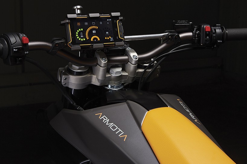 armotia-due-electric-motorcycle-series-designboom-04