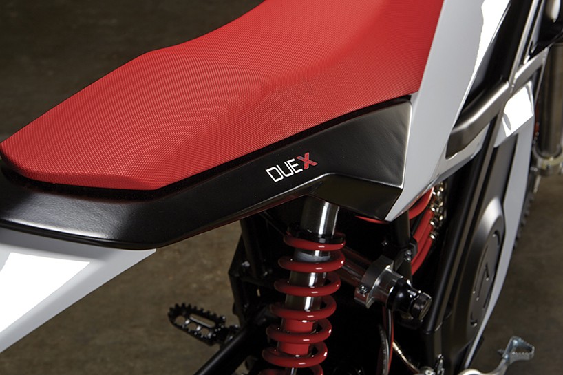 armotia-due-electric-motorcycle-series-designboom-06