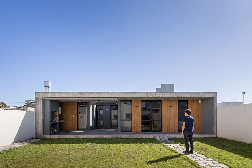 estudio moire encloses atelier gael in light-filled concrete shell