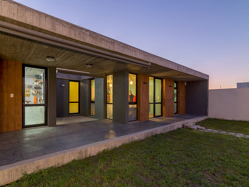 estudio moire encloses atelier gael in light-filled concrete shell