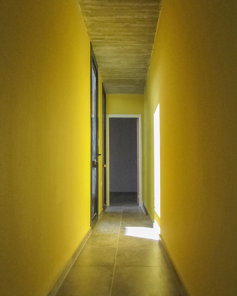 estudio moire encloses atelier gael in light-filled concrete shell