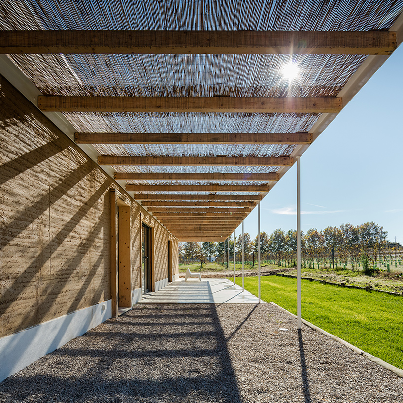 blaanc-vinyard-house-casa-da-vinha-montijo-portugal-designboom-02