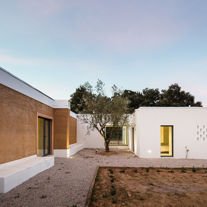 blaanc-vinyard-house-casa-da-vinha-montijo-portugal-designboom-02