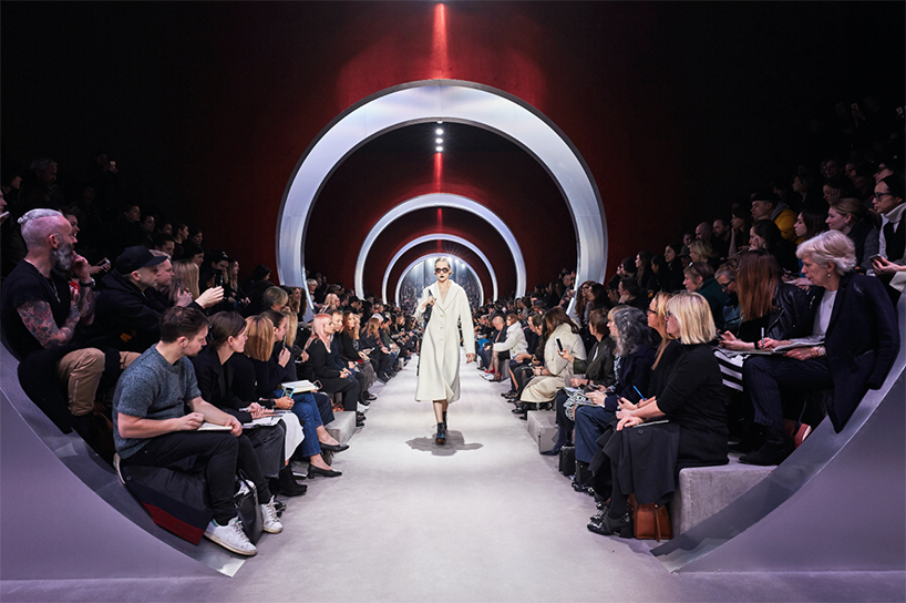 bureau-betak-dior-fw16-cour-carree-du-louvre-paris-designboom-10