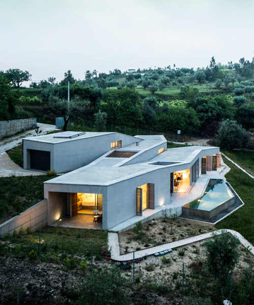 camarim arquitectos embeds casa na gateira into the portuguese landscape