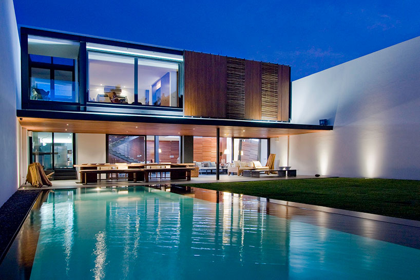 elias rizo arquitectos breathes new life into the 1960's casa ro