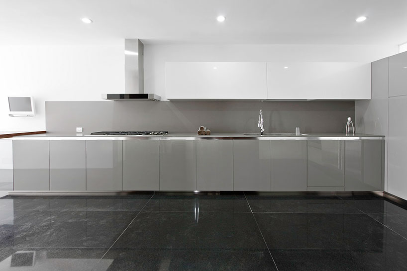 elias rizo arquitectos breathes new life into the 1960's casa ro