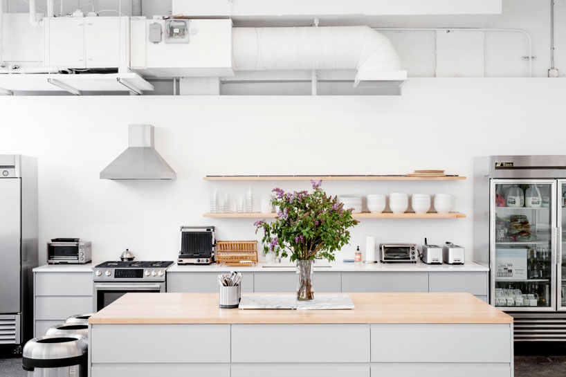 everlane-showroom-office-brook&lyn-san-francisco-designboom-02