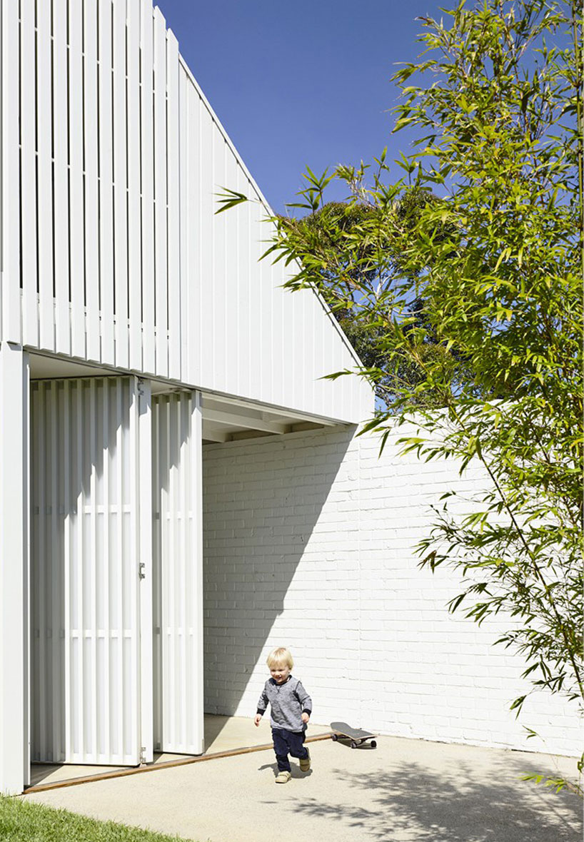 figureground-backyard-studio-melbourne-designboom-02