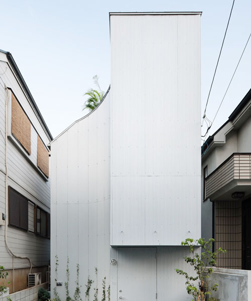 flathouse's nami nami dwelling built for an elderly couple in tokyo