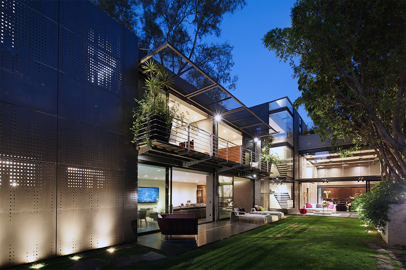 grupo-arquitectura-casa-basaltica-house-mexico-city-designboom-02