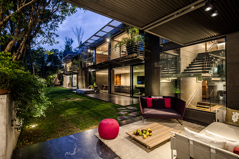 grupo-arquitectura-casa-basaltica-house-mexico-city-designboom-02