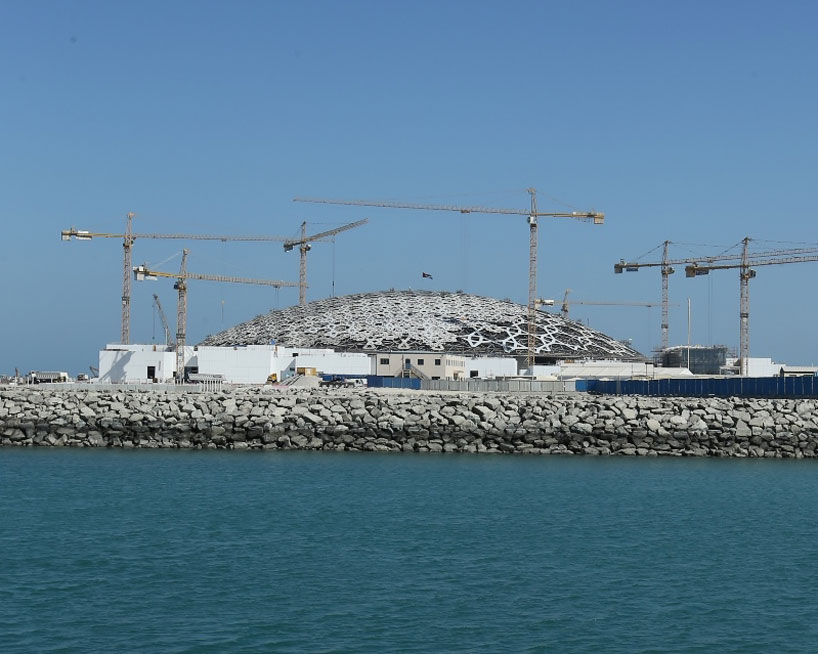 jean-nouvel-louvre-abu-dhabi-construction-images-designboom-01
