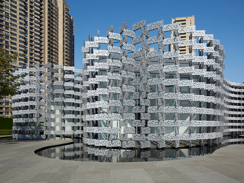 kengo kuma renovates wuxi art gallery in china with sculptural extension