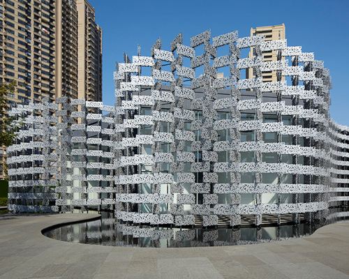 kengo kuma renovates wuxi art gallery in china with sculptural extension