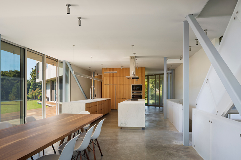 levenbetts-architects-36SML-beach-house-new-york-state-designboom-02