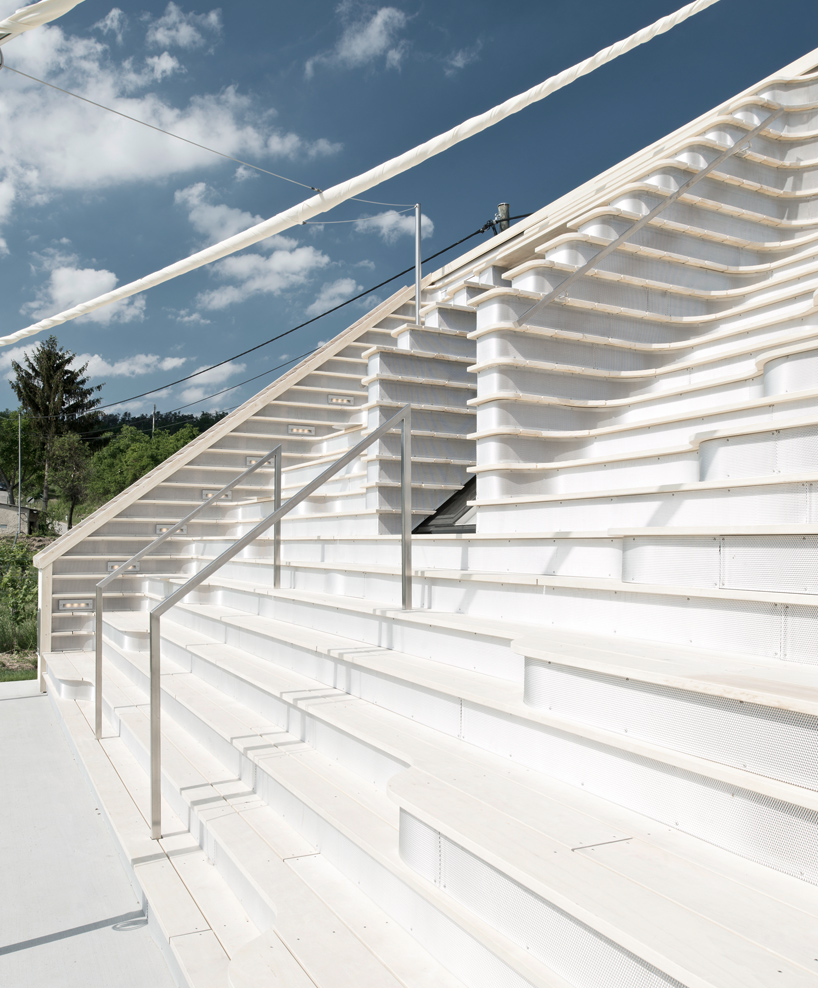 march-gut-weinblick-wine-tavern-designboom-02