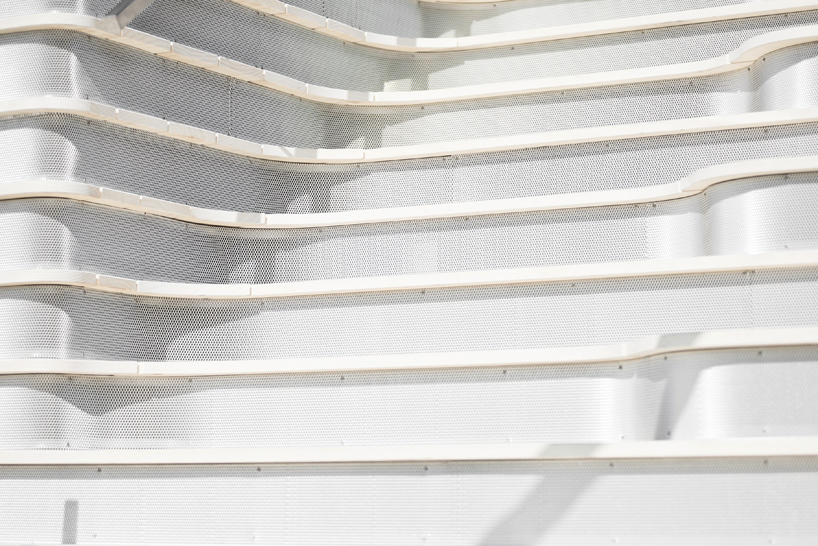 march-gut-weinblick-wine-tavern-designboom-02