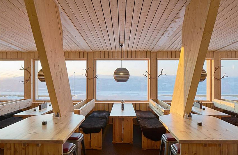 murman-arkitekter-mountain-restaurant-bjork-hemavan-sweden-designboom-02