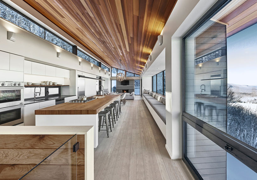 robitaillecurtis-laurentian-ski-chalet-montreal-designboom-02