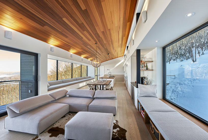 robitaillecurtis-laurentian-ski-chalet-montreal-designboom-02