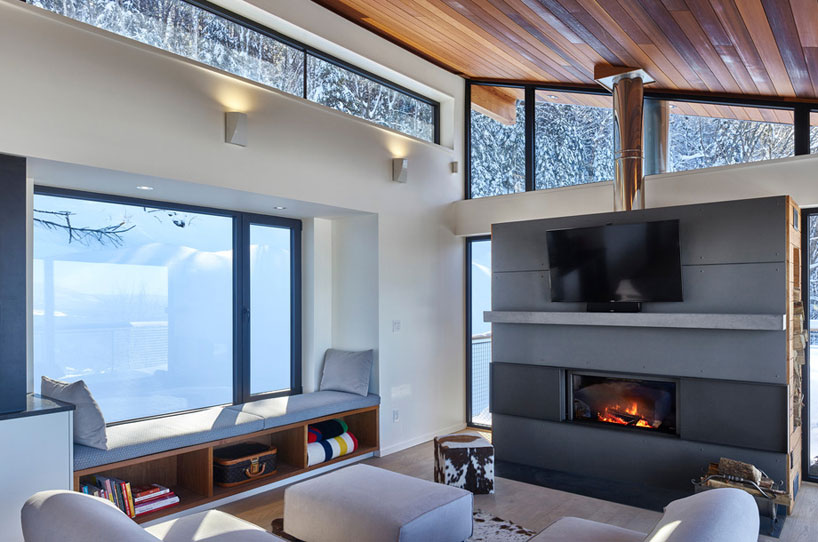 robitaillecurtis-laurentian-ski-chalet-montreal-designboom-02