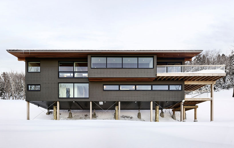 robitaillecurtis-laurentian-ski-chalet-montreal-designboom-02