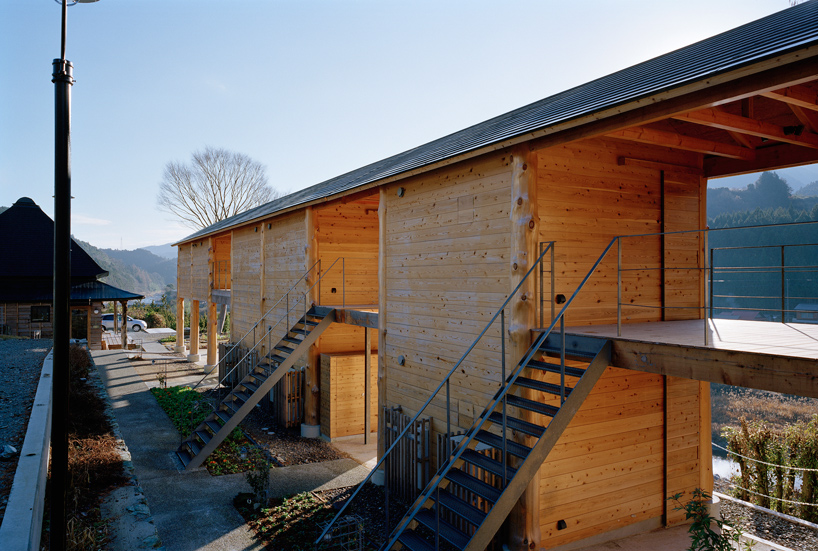 satoru-ito-+-issei-suma-+-kosuke-bando-week-kamiyama-house-japan-designboom-02