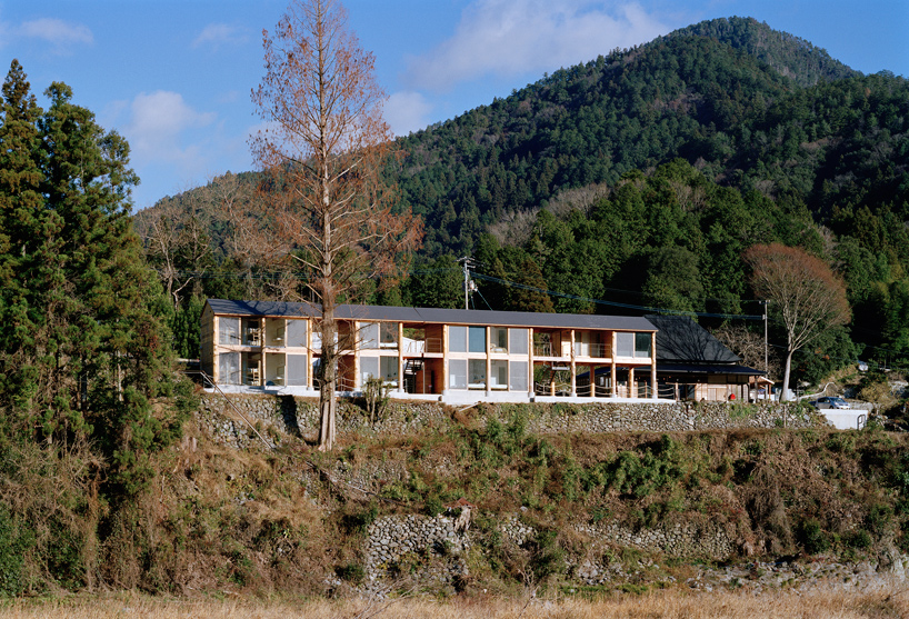 satoru-ito-+-issei-suma-+-kosuke-bando-week-kamiyama-house-japan-designboom-02
